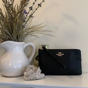 Coach large jet set leather wristlet